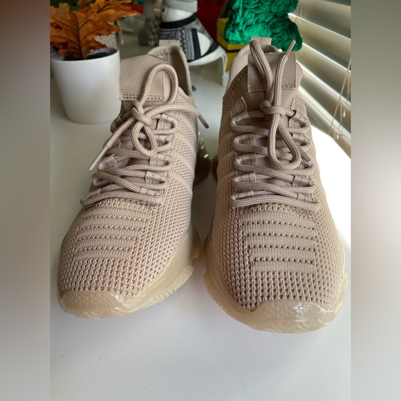 Mad Love Women's Mandy
Sneakers - Beige 7.5 - Picture 3 of 8